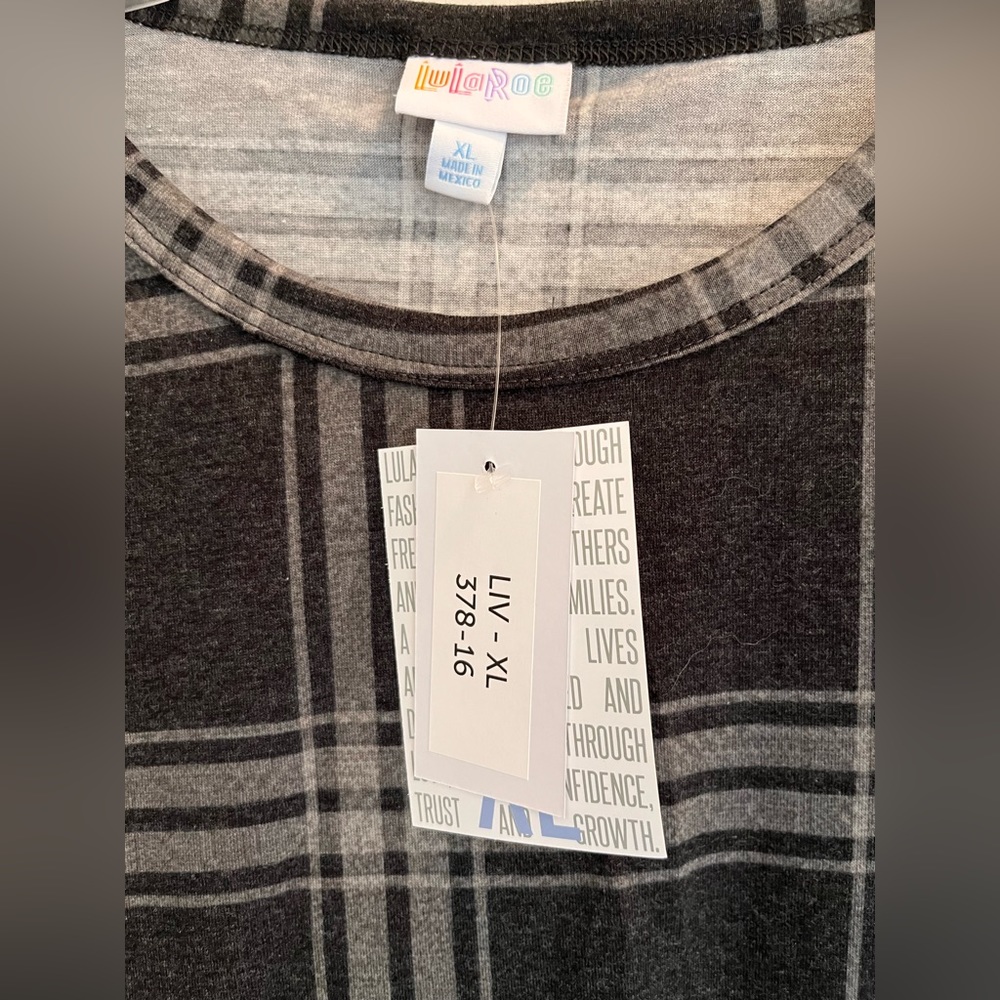 Lularoe Liv top